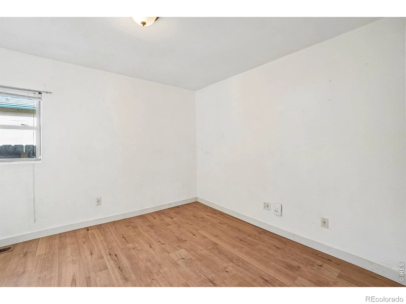 127 E Saint Clair Avenue Longmont CO 80504 | MLS #RECIR1066978 08222026003950 1600 14