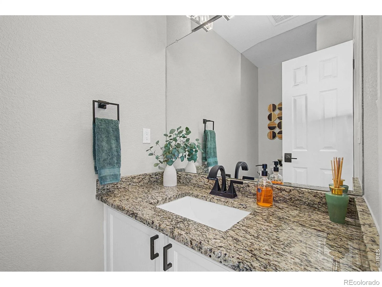 10024 Wyandott S Circle Thornton CO 80260 | MLS #REC6743888 08212026193809 1600 18