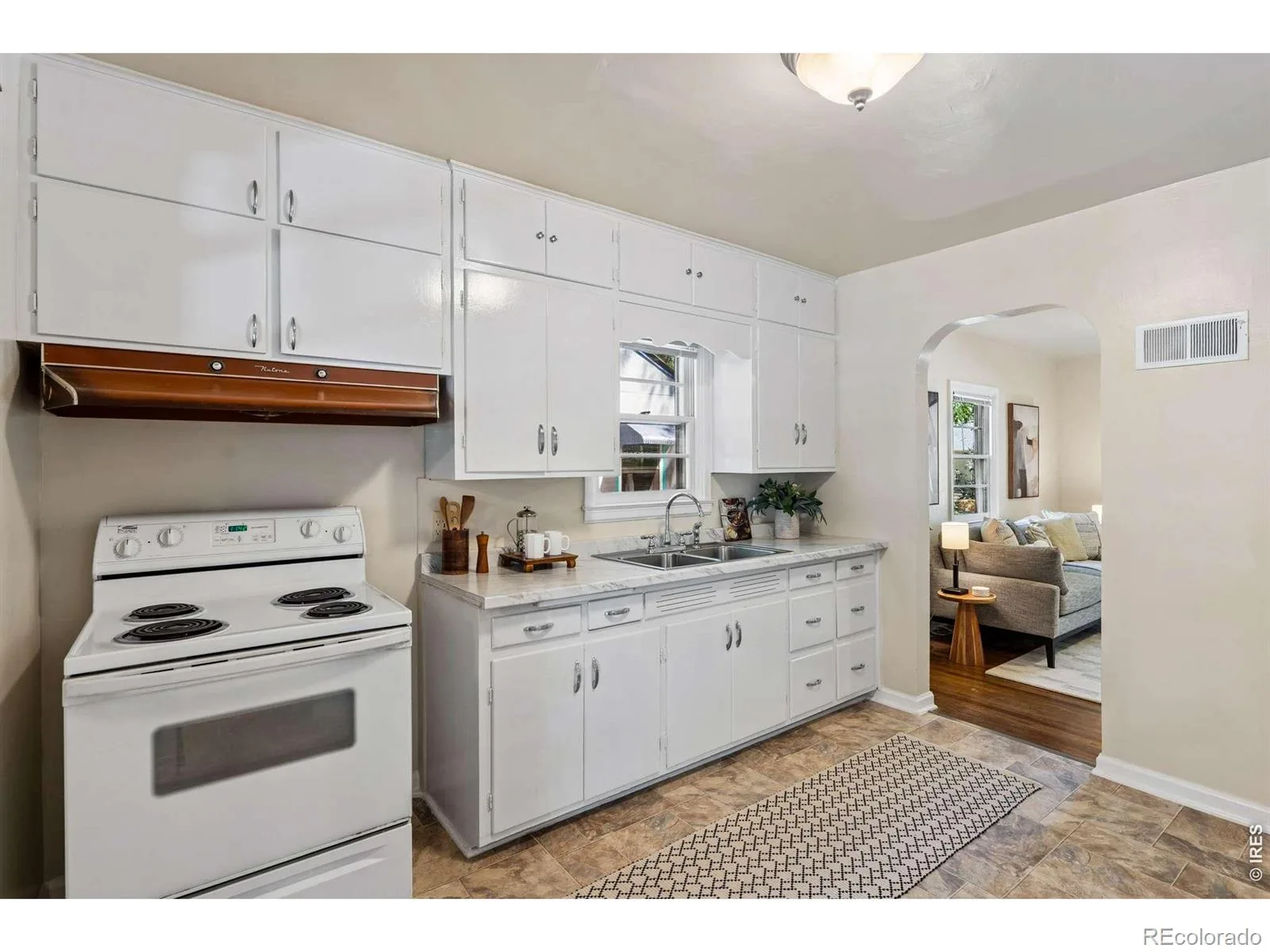 331 Francis Street Longmont CO 80501 | MLS #RECIR1067013 08212026223030 1600 6