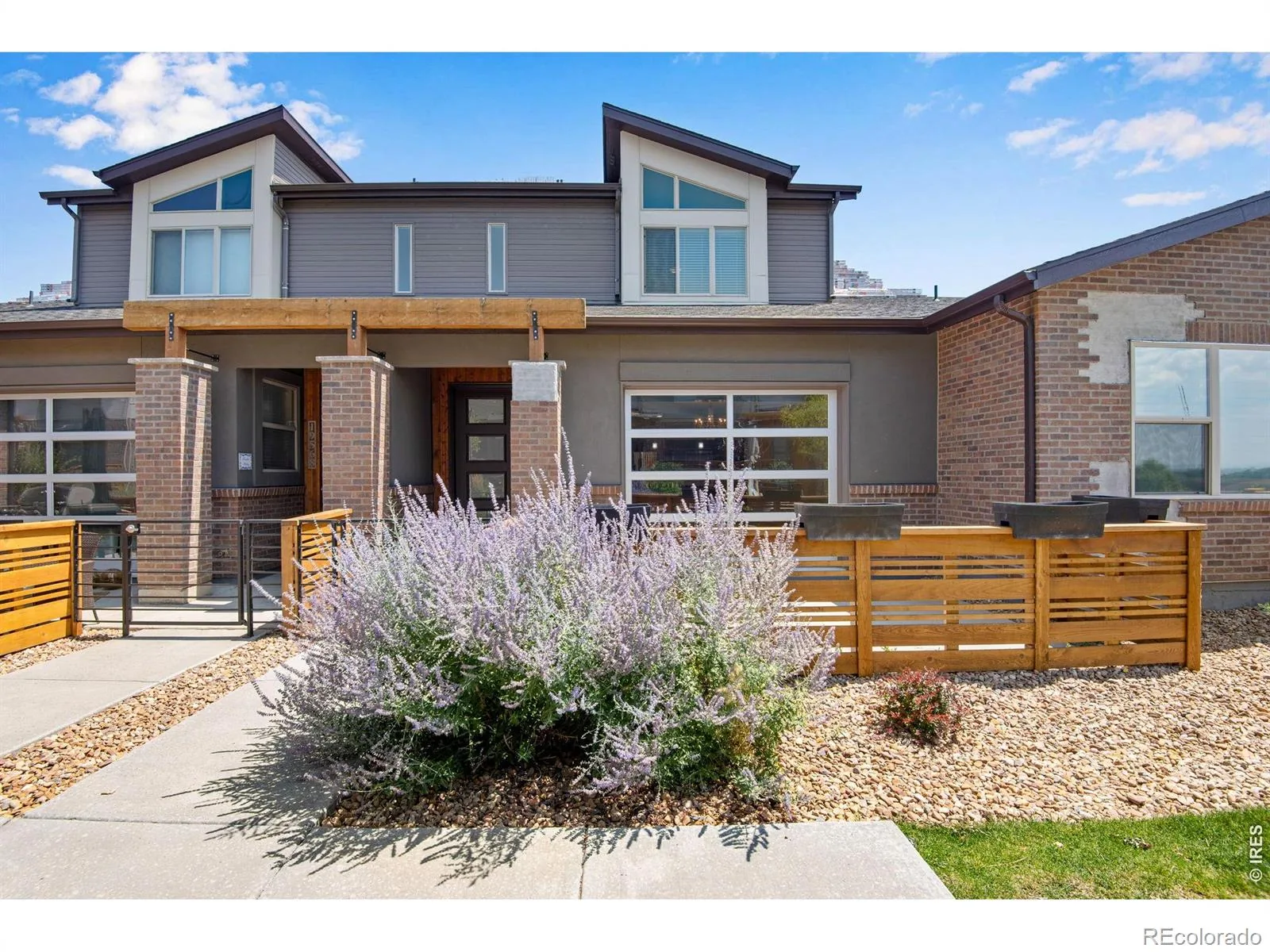 19570 E Sunset Circle Aurora CO 80015 | MLS #RECIR1067061 08222026202628 1600 1