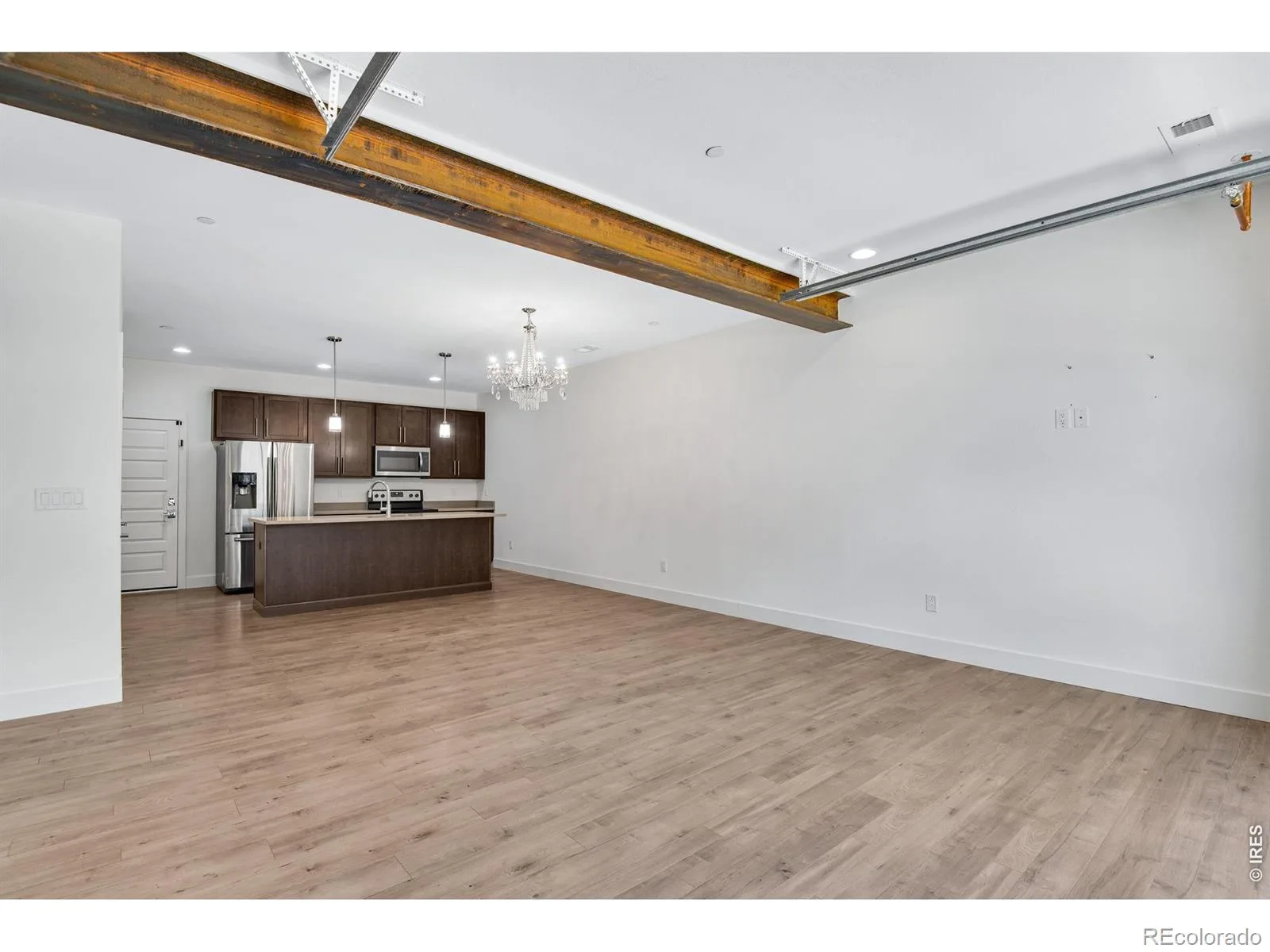 19570 E Sunset Circle Aurora CO 80015 | MLS #RECIR1067061 08222026202628 1600 10