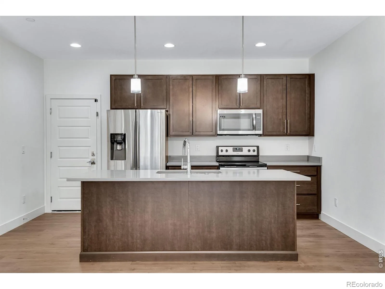 19570 E Sunset Circle Aurora CO 80015 | MLS #RECIR1067061 08222026202628 1600 17