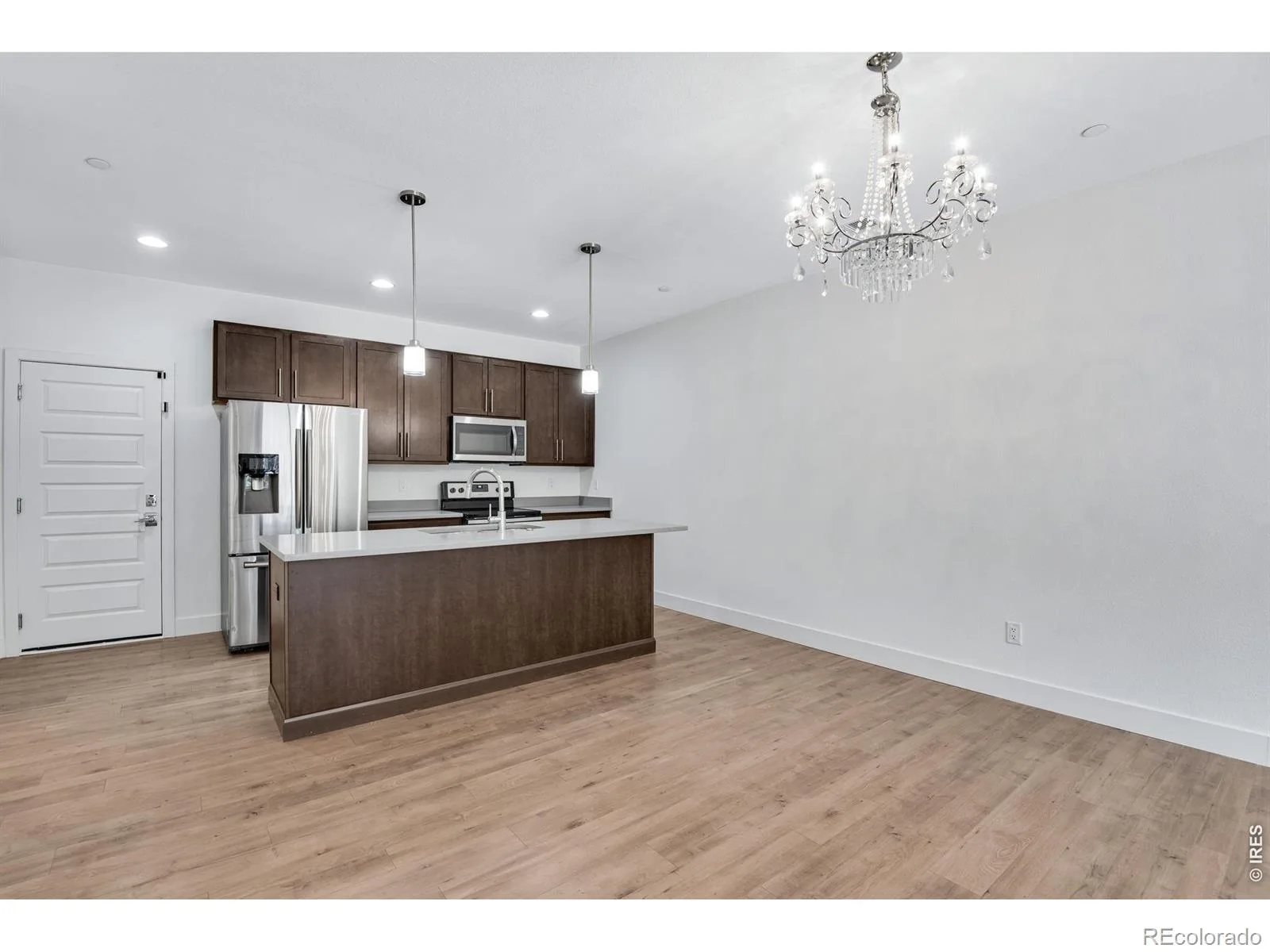 19570 E Sunset Circle Aurora CO 80015 | MLS #RECIR1067061 08222026202628 1600 18