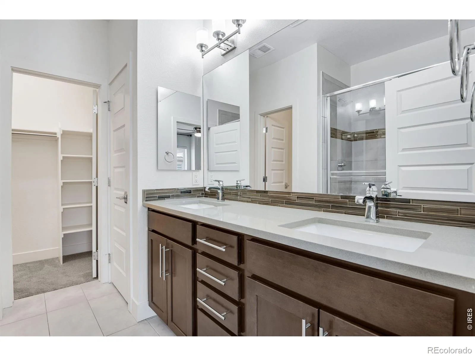 19570 E Sunset Circle Aurora CO 80015 | MLS #RECIR1067061 08222026202628 1600 22