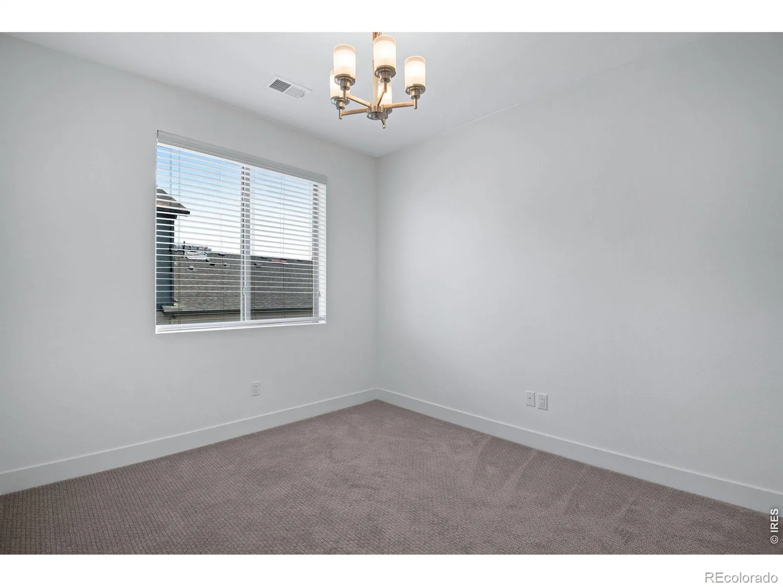 19570 E Sunset Circle Aurora CO 80015 | MLS #RECIR1067061 08222026202628 1600 24