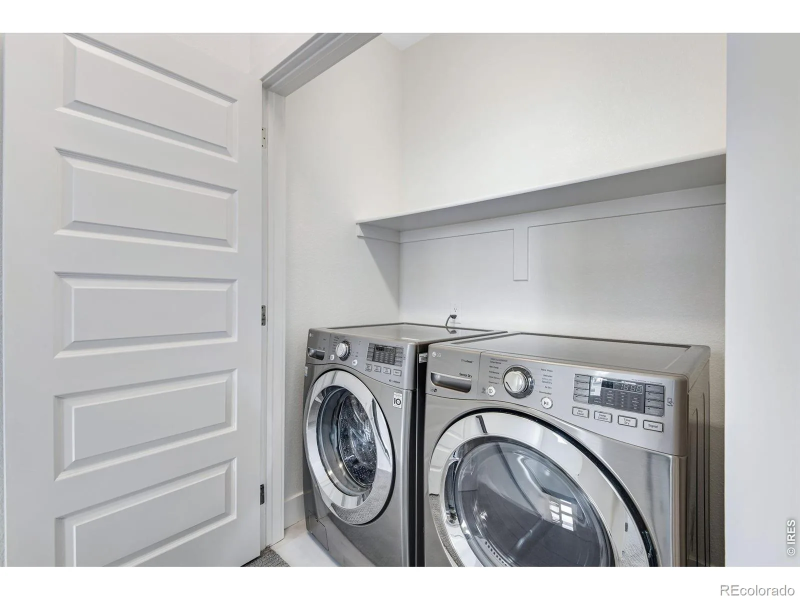 19570 E Sunset Circle Aurora CO 80015 | MLS #RECIR1067061 08222026202628 1600 26