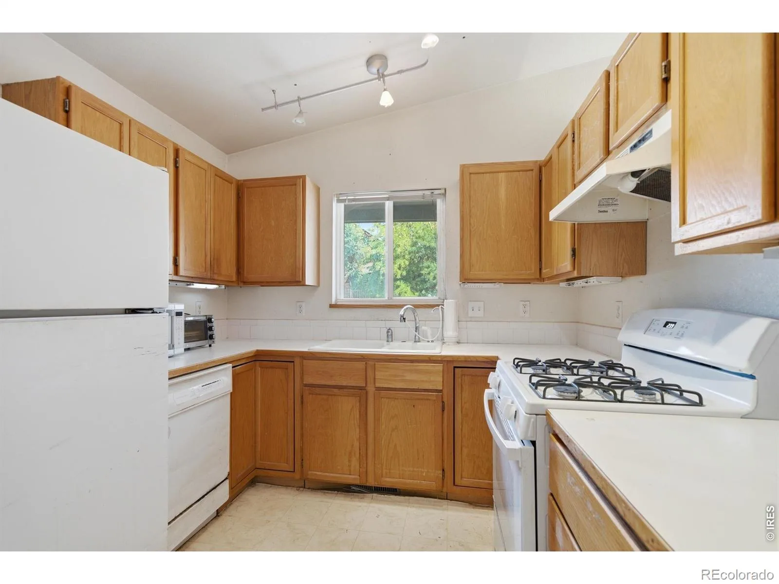 347 Walnut Drive Frederick CO 80530 | MLS #RECIR1067120 08252026175016 1600 14
