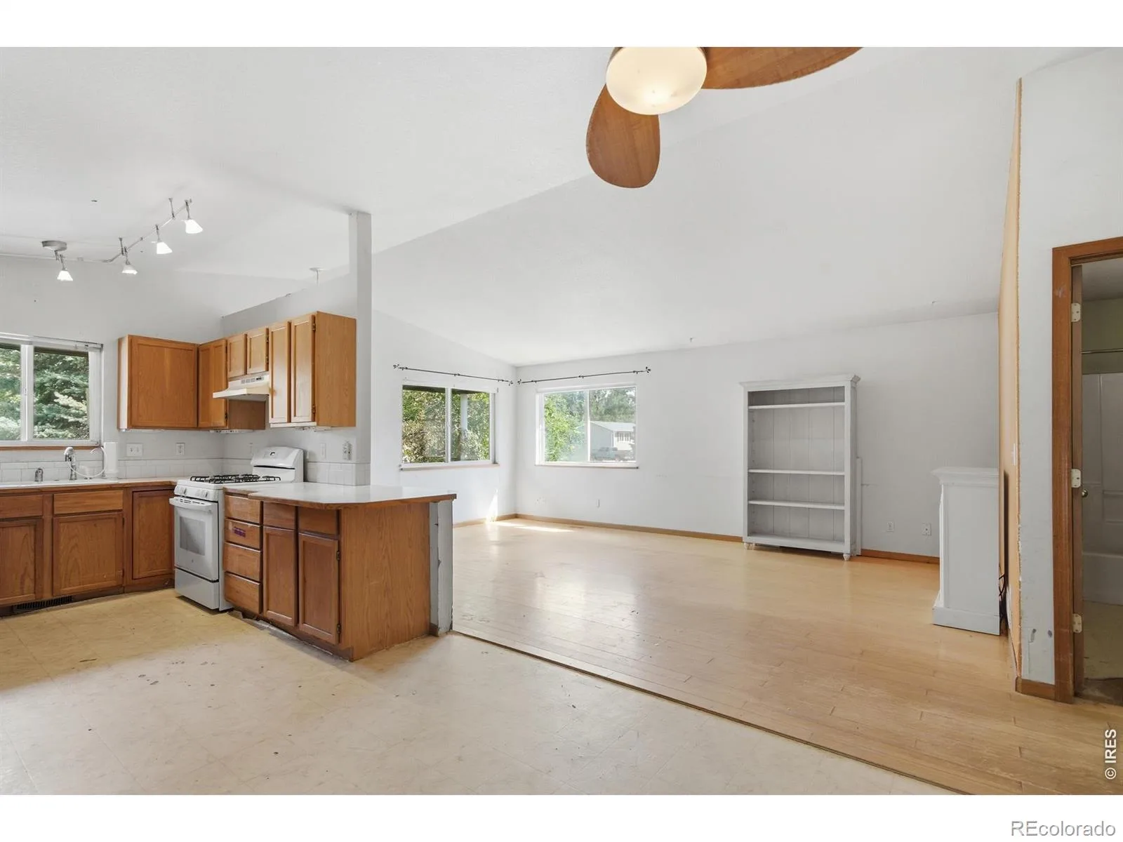 347 Walnut Drive Frederick CO 80530 | MLS #RECIR1067120 08252026175016 1600 17