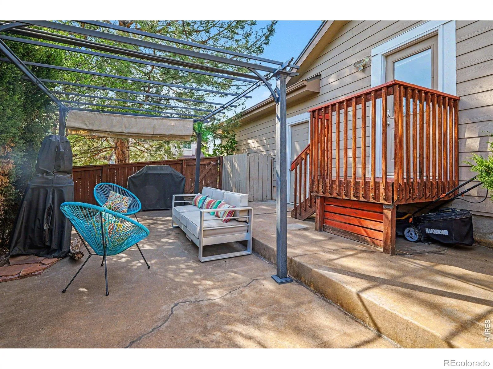9690 S Dover Way Littleton CO 80127 | MLS #RECIR1067189 08252026211641 1600 38