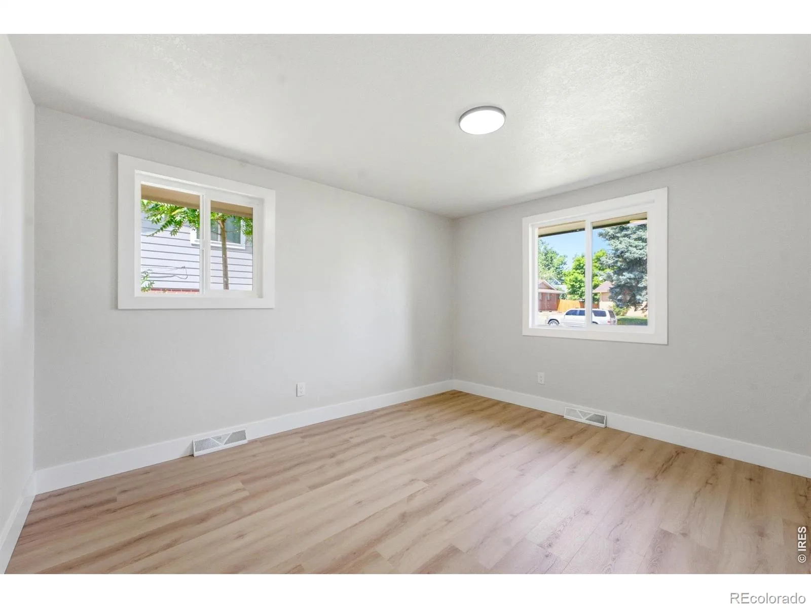 2126 S Yarrow Street Lakewood CO 80227 | MLS #RECIR1067205 08252026215218 1600 18