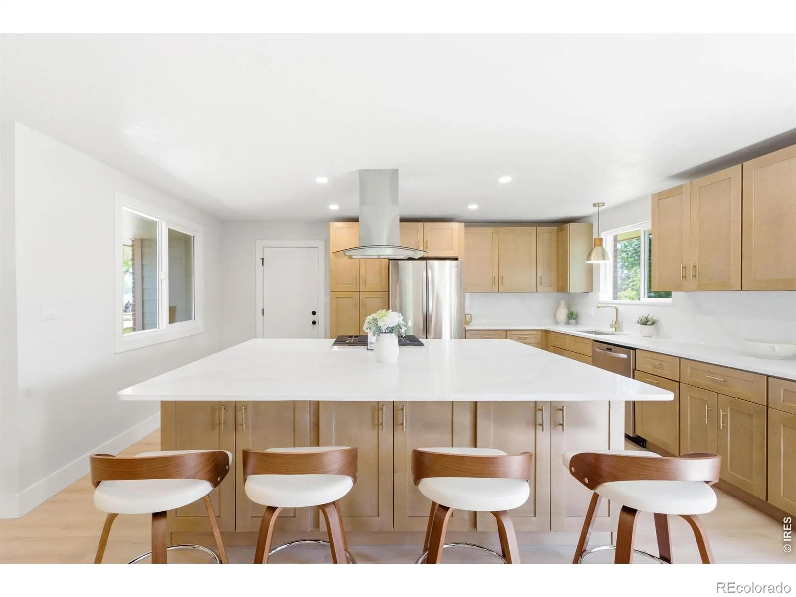 2126 S Yarrow Street Lakewood CO 80227 | MLS #RECIR1067205 08252026215218 1600 2