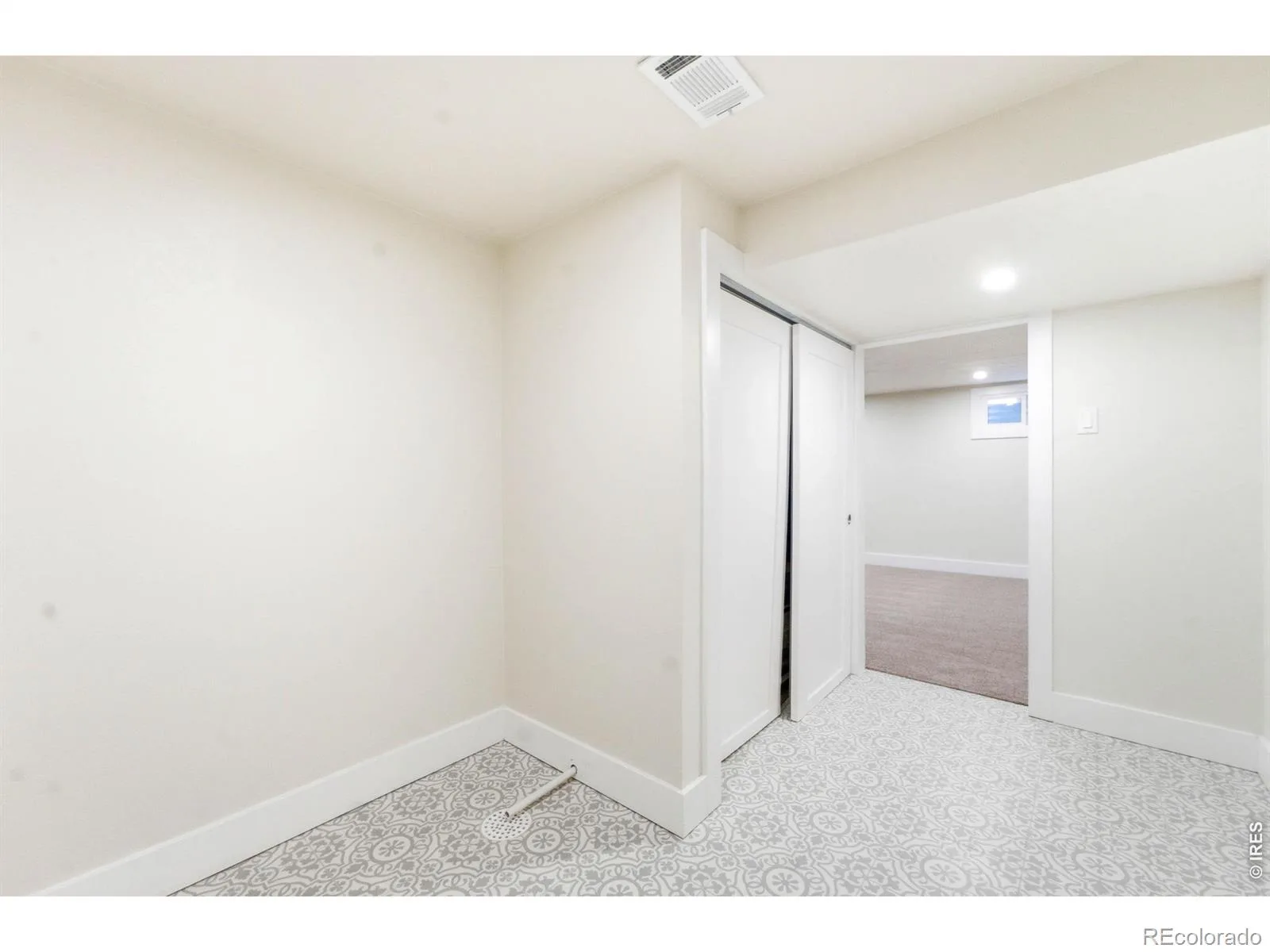2126 S Yarrow Street Lakewood CO 80227 | MLS #RECIR1067205 08252026215218 1600 26