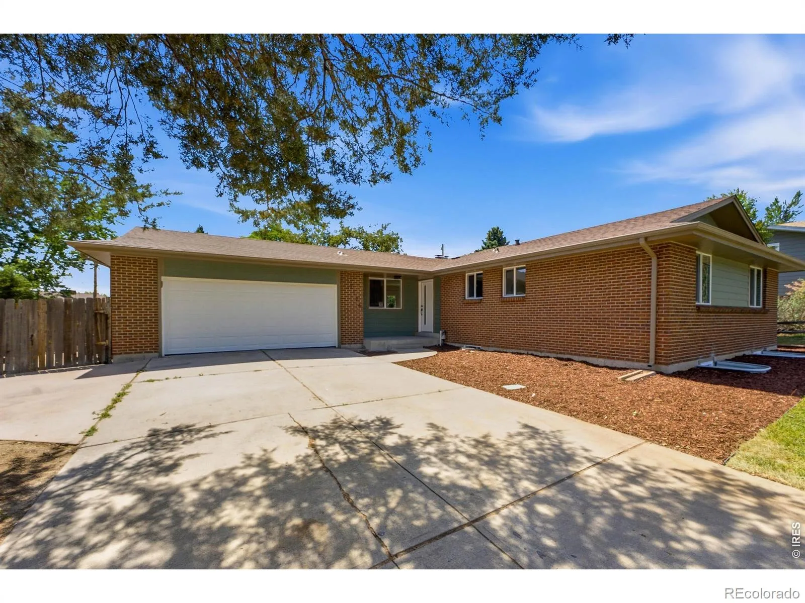 2126 S Yarrow Street Lakewood CO 80227 | MLS #RECIR1067205 08252026215218 1600 32