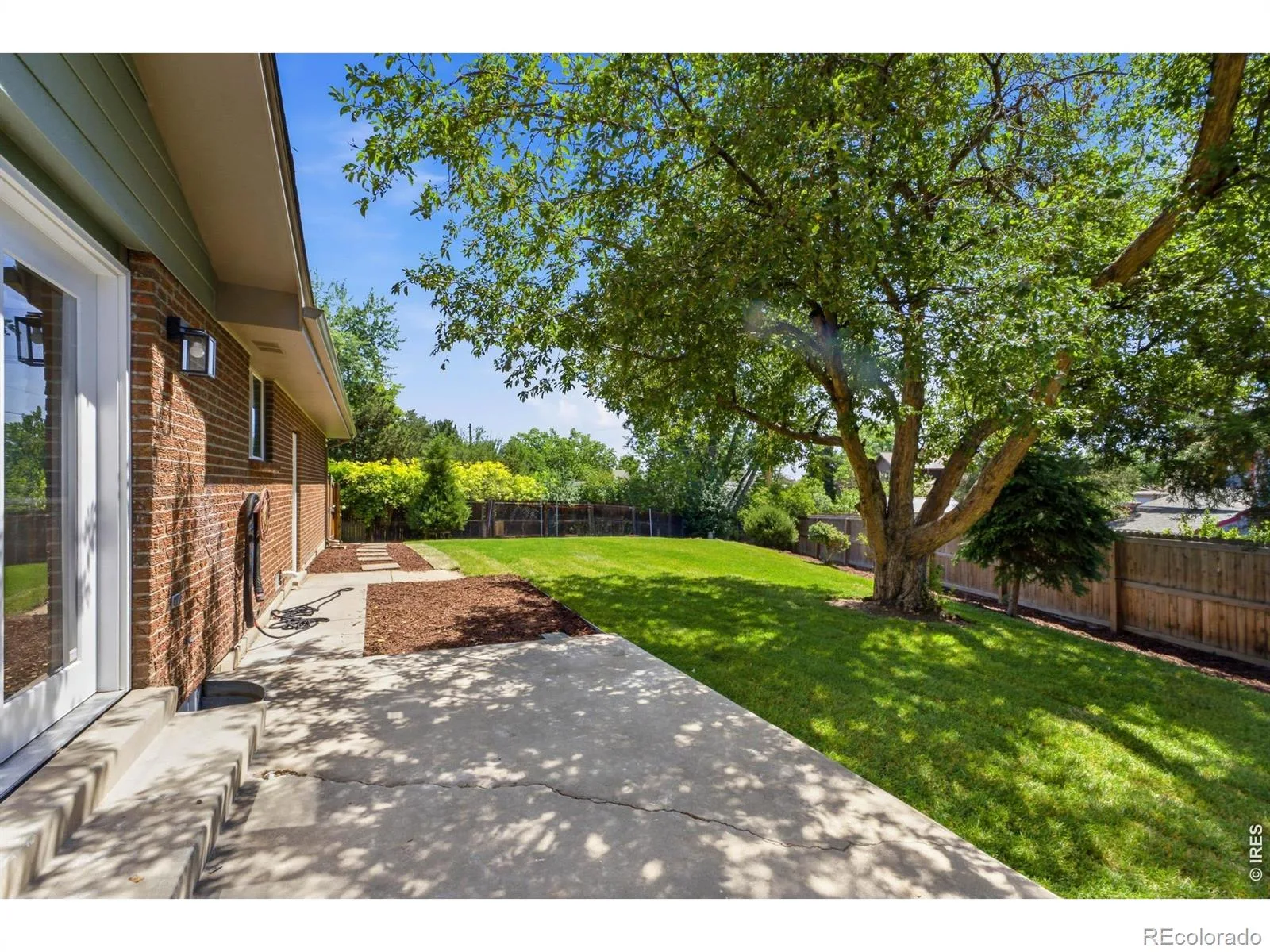2126 S Yarrow Street Lakewood CO 80227 | MLS #RECIR1067205 08252026215218 1600 35