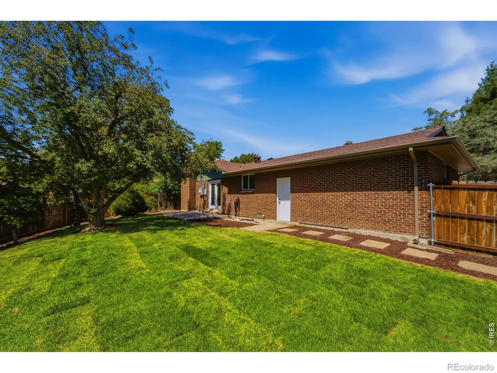2126 S Yarrow Street Lakewood CO 80227 | MLS #RECIR1067205 08252026215218 1600 38