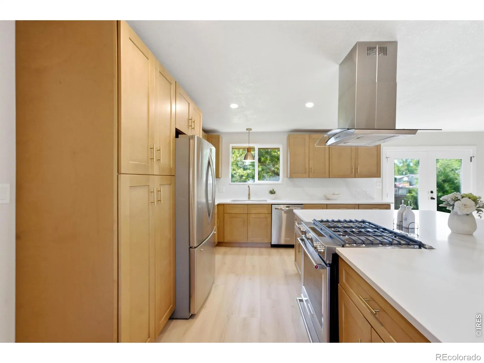 2126 S Yarrow Street Lakewood CO 80227 | MLS #RECIR1067205 08252026215218 1600 4