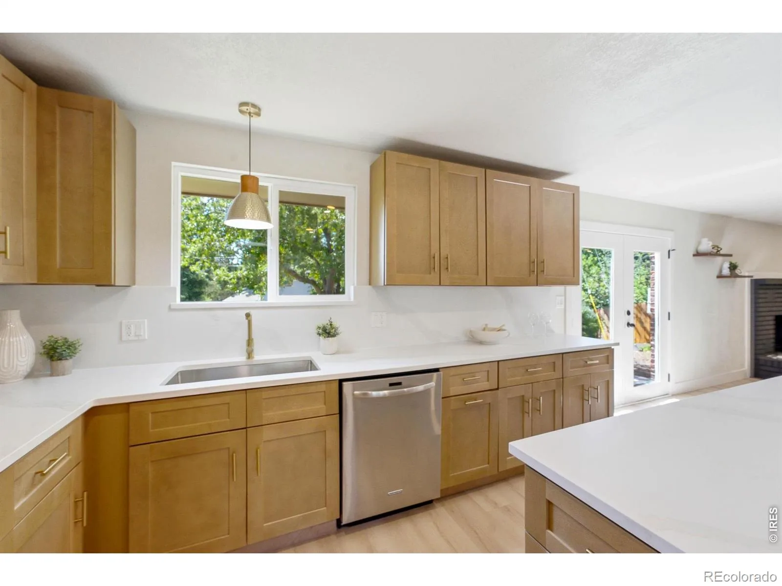 2126 S Yarrow Street Lakewood CO 80227 | MLS #RECIR1067205 08252026215218 1600 6