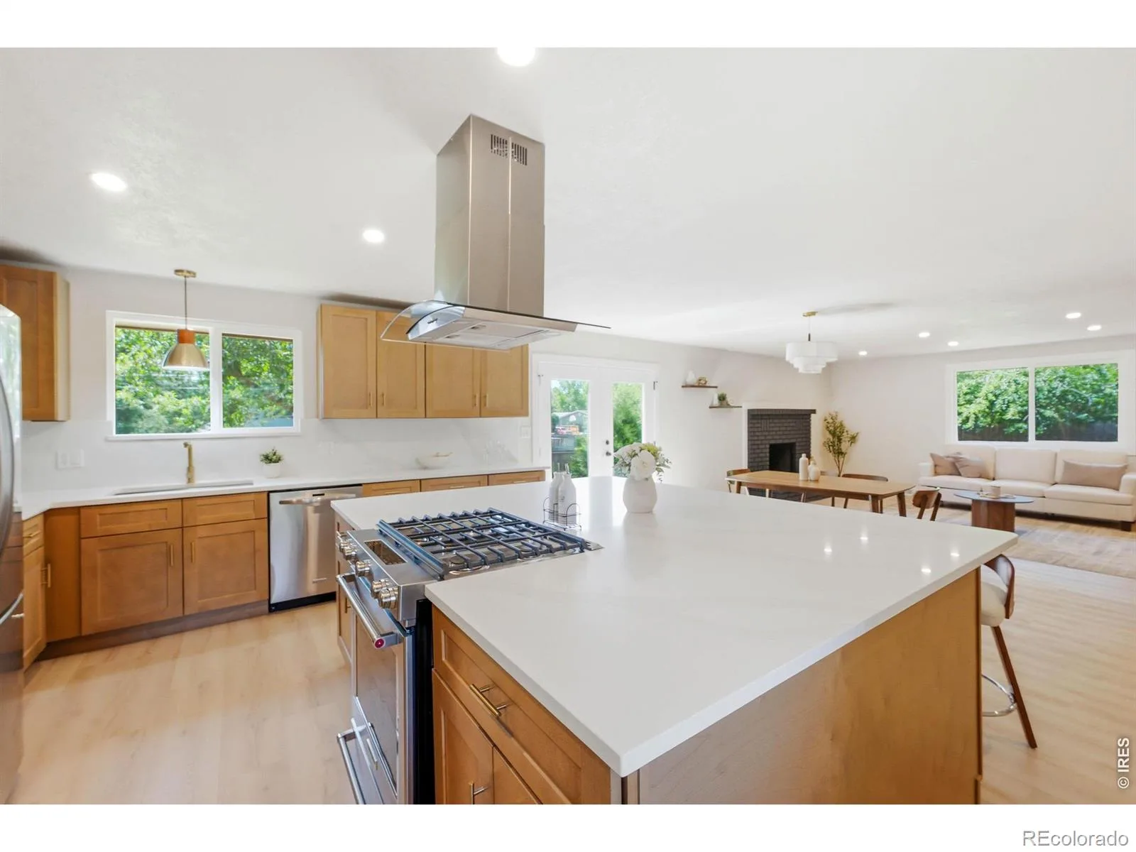 2126 S Yarrow Street Lakewood CO 80227 | MLS #RECIR1067205 08252026215218 1600 7