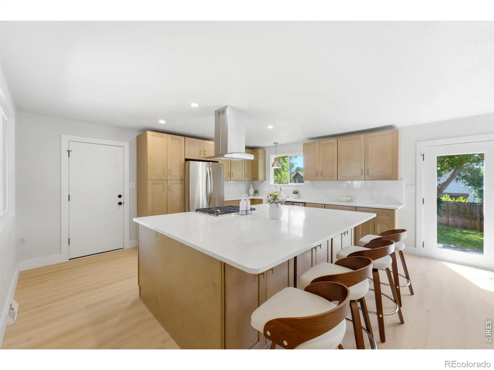 2126 S Yarrow Street Lakewood CO 80227 | MLS #RECIR1067205 08252026215218 1600 8