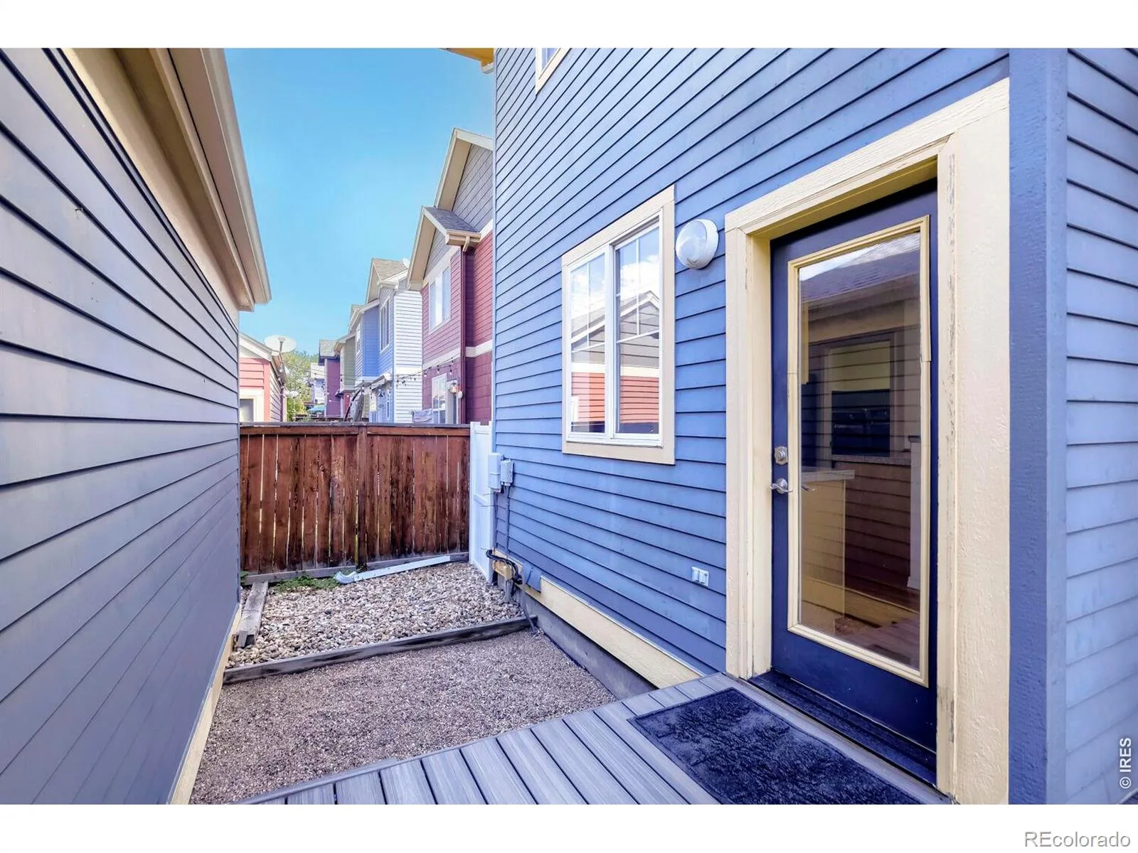 305 River View Court Longmont CO 80501 | MLS #RECIR1067210 08252026215230 1600 25