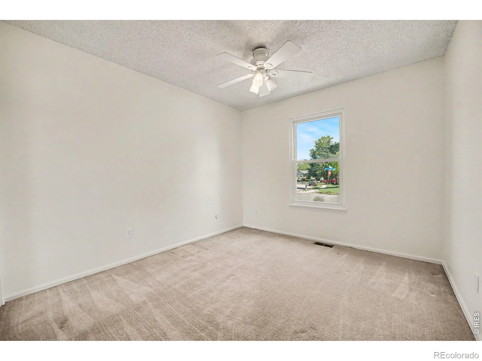 3233 S Holland Way Lakewood CO 80227 | MLS #RECIR1067211 08272026213214 1600 15
