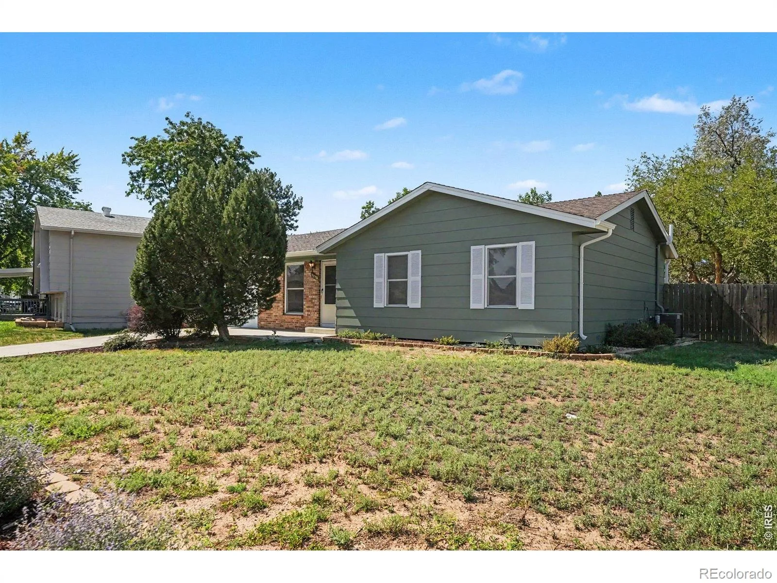 3233 S Holland Way Lakewood CO 80227 | MLS #RECIR1067211 08272026213214 1600 19