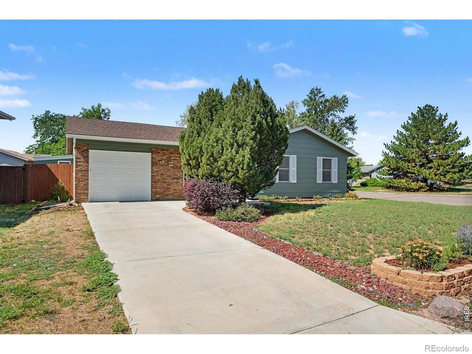 3233 S Holland Way Lakewood CO 80227 | MLS #RECIR1067211 08272026213214 1600 20