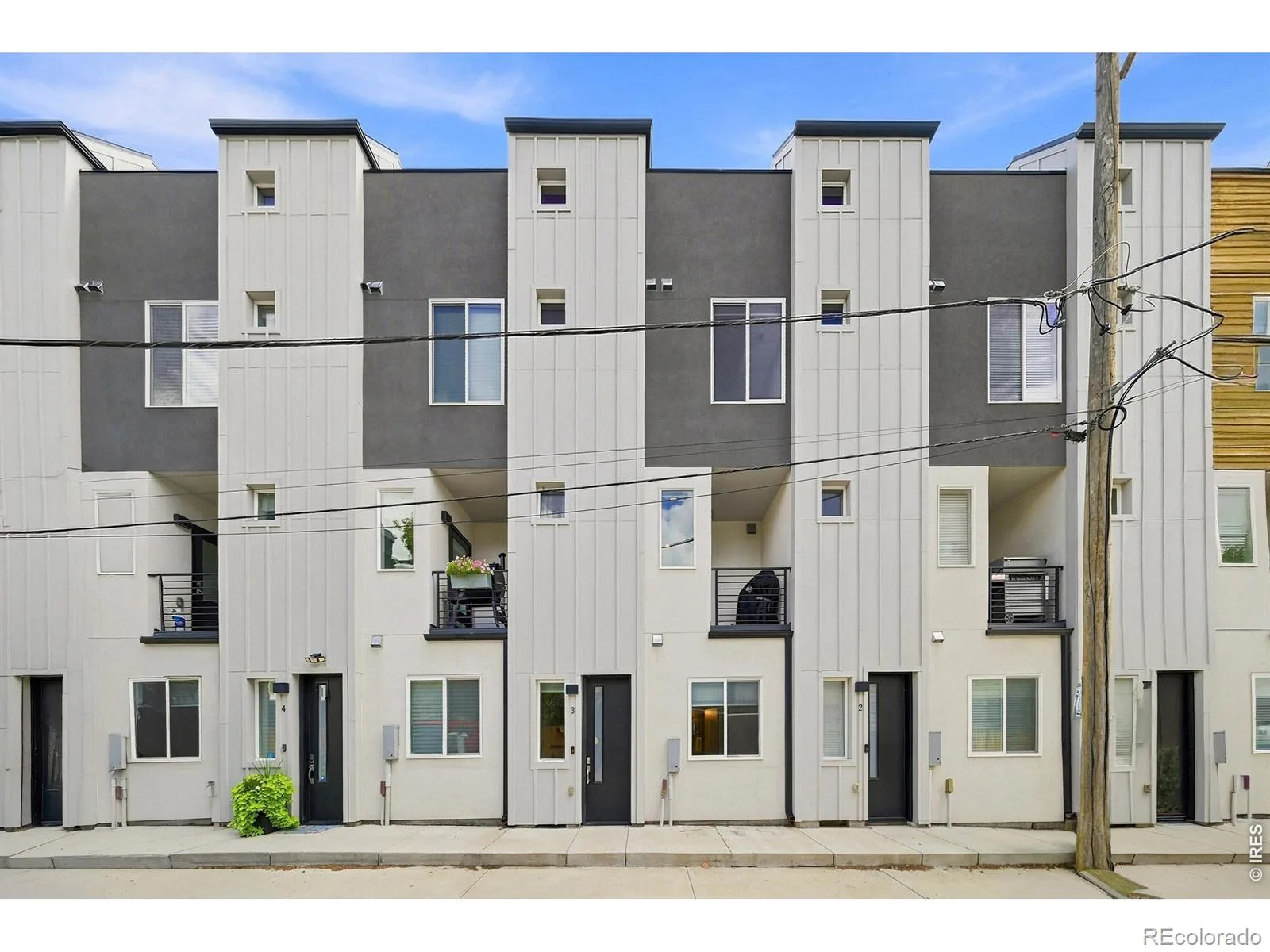 3245 W 17th Avenue #3 Denver CO 80204 | MLS #RECIR1067243 08272026020541 1600 2