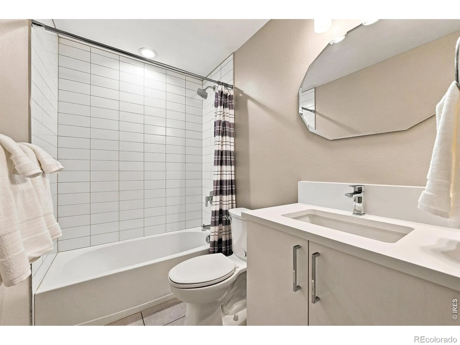 3245 W 17th Avenue #3 Denver CO 80204 | MLS #RECIR1067243 08272026020541 1600 27