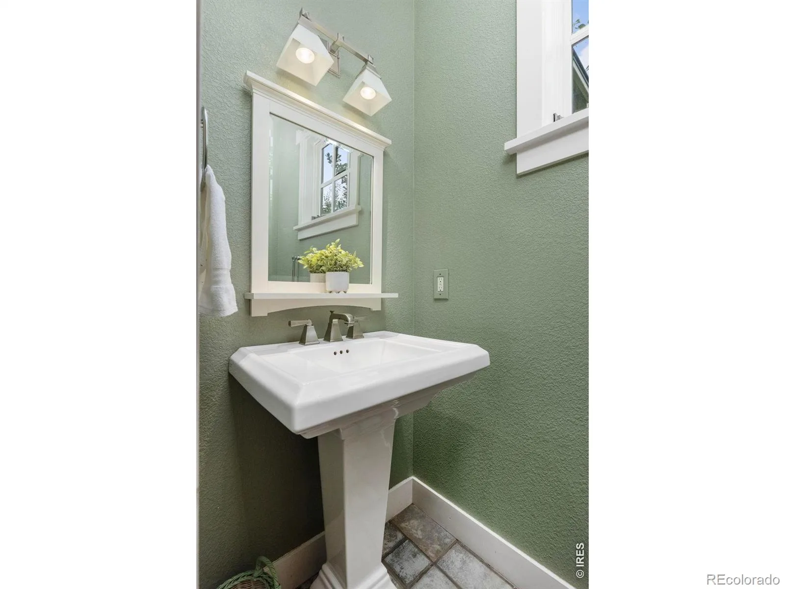 818 Confidence Drive Longmont CO 80504 | MLS #RECIR1067297 08272026004616 1600 12
