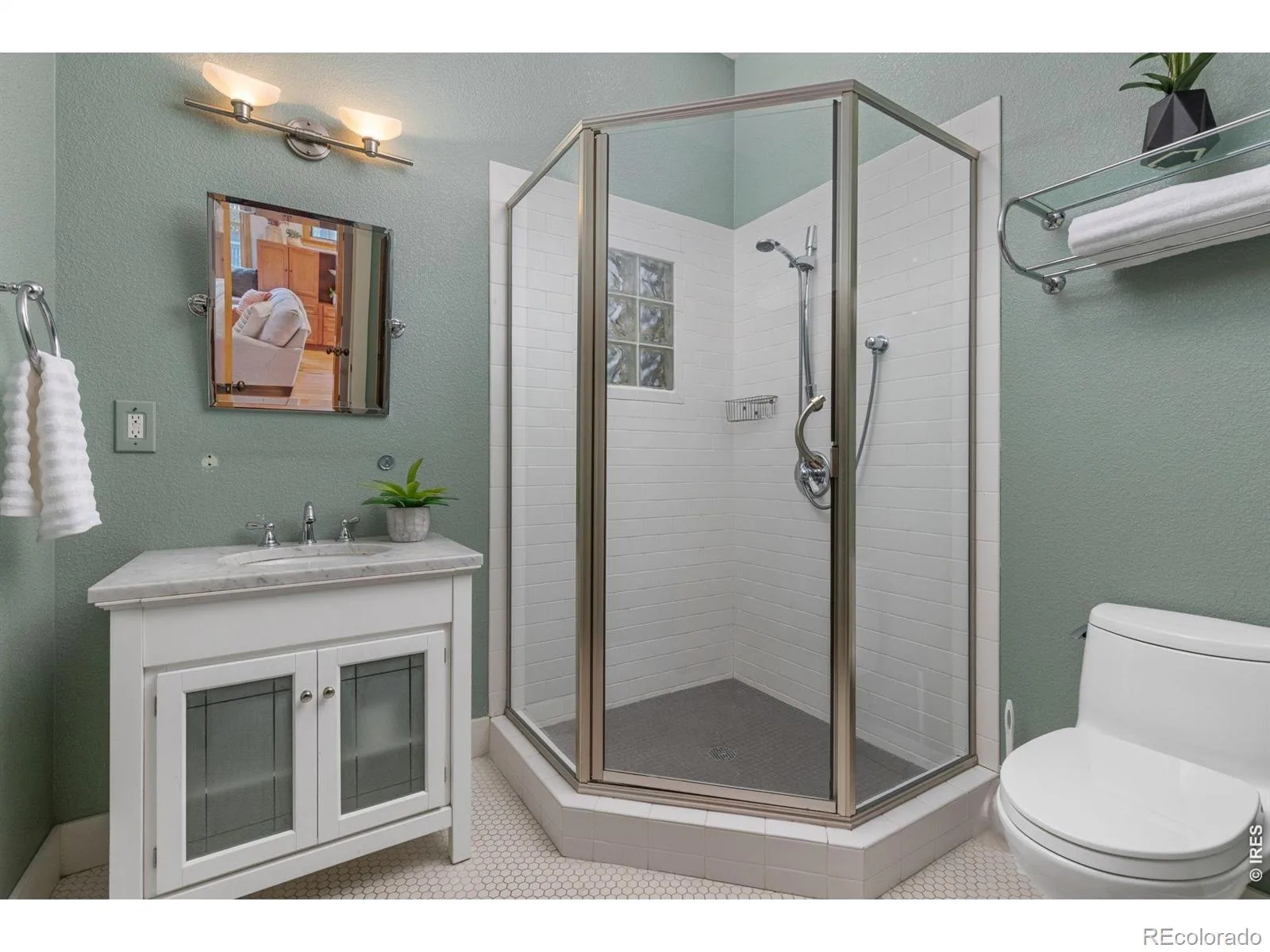 818 Confidence Drive Longmont CO 80504 | MLS #RECIR1067297 08272026004616 1600 14