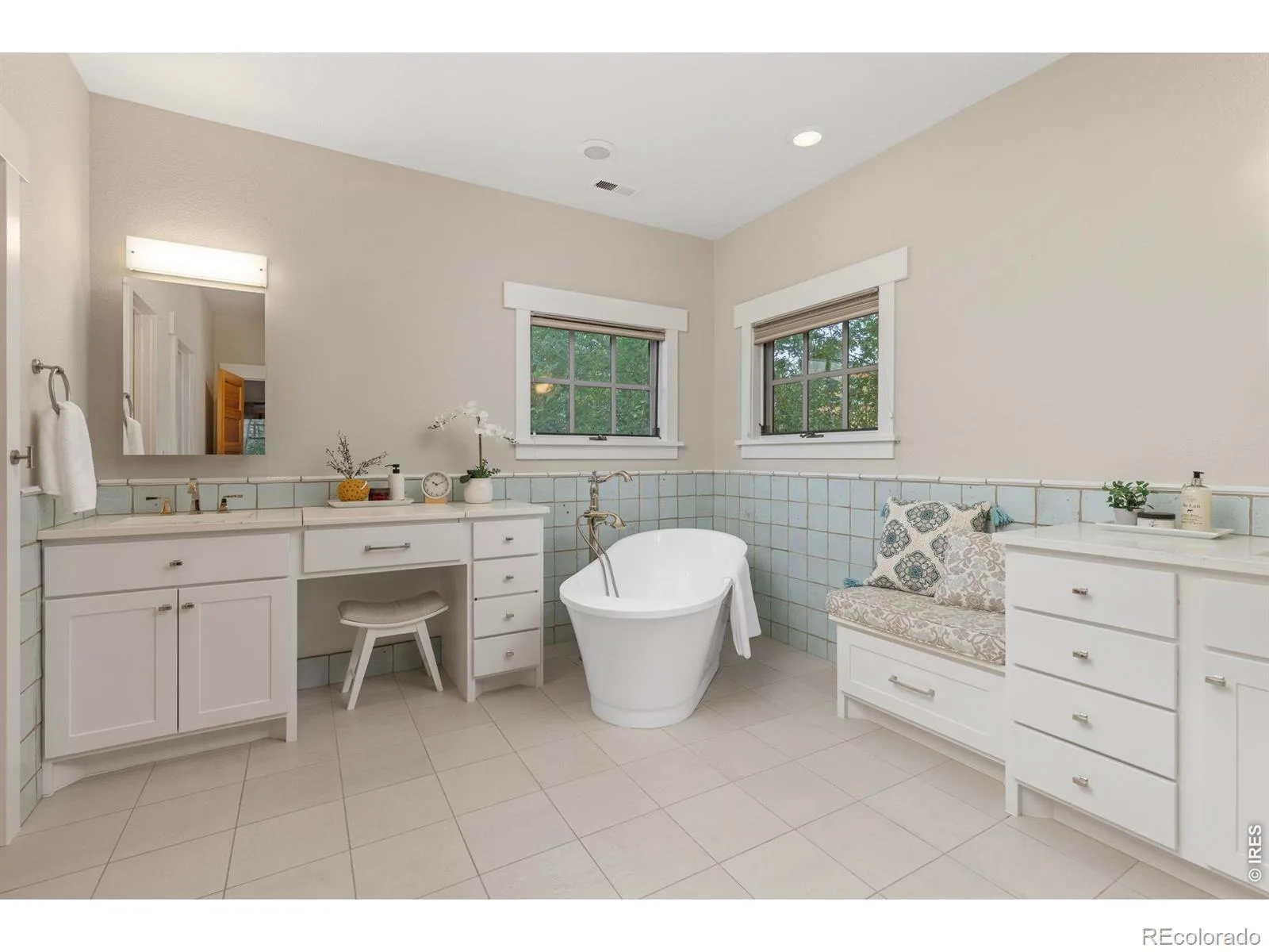 818 Confidence Drive Longmont CO 80504 | MLS #RECIR1067297 08272026004616 1600 21