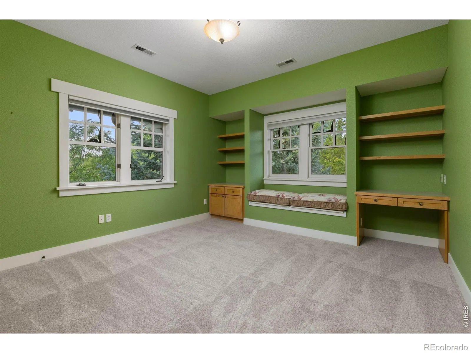 818 Confidence Drive Longmont CO 80504 | MLS #RECIR1067297 08272026004616 1600 25