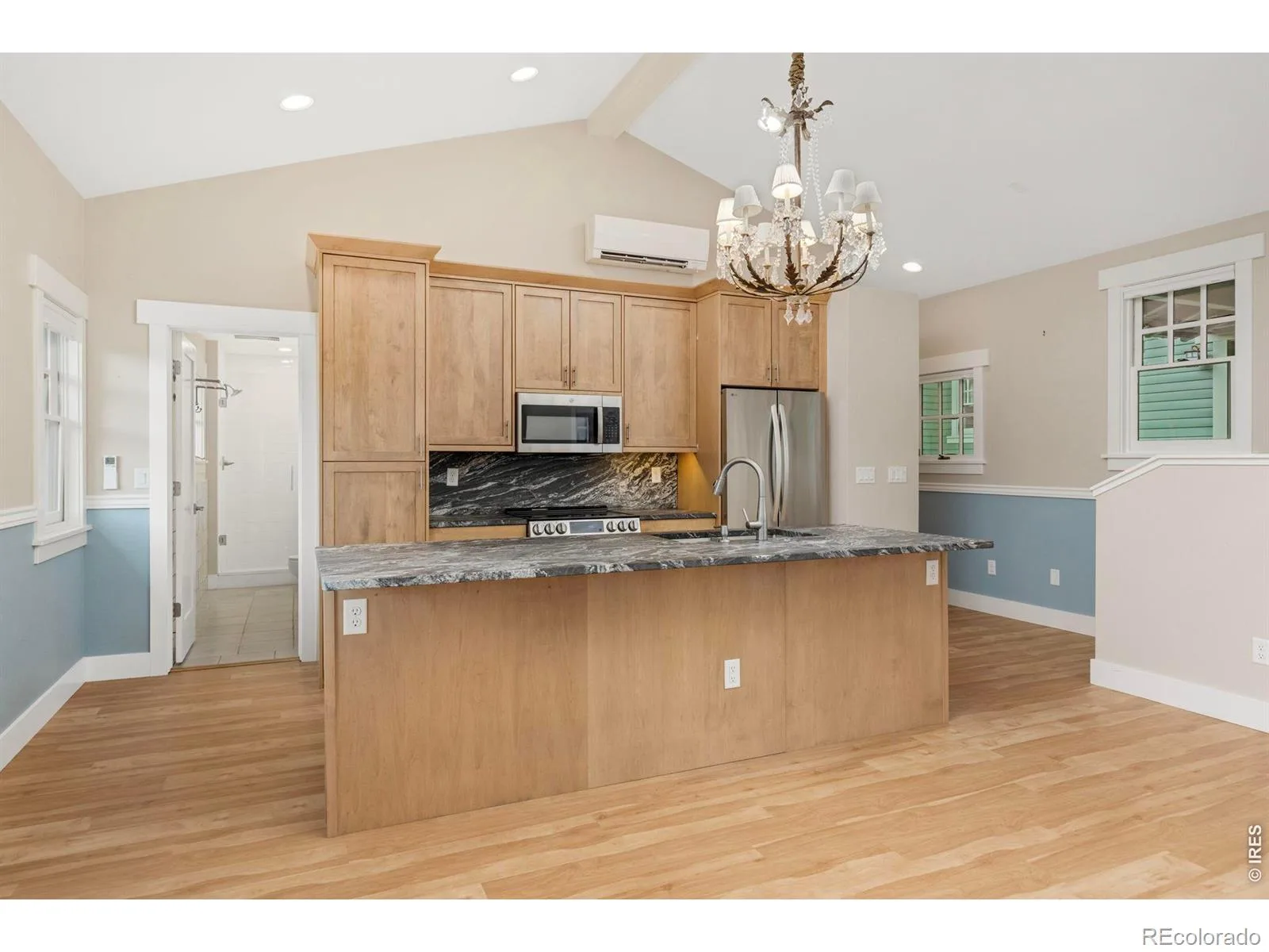 818 Confidence Drive Longmont CO 80504 | MLS #RECIR1067297 08272026004616 1600 37