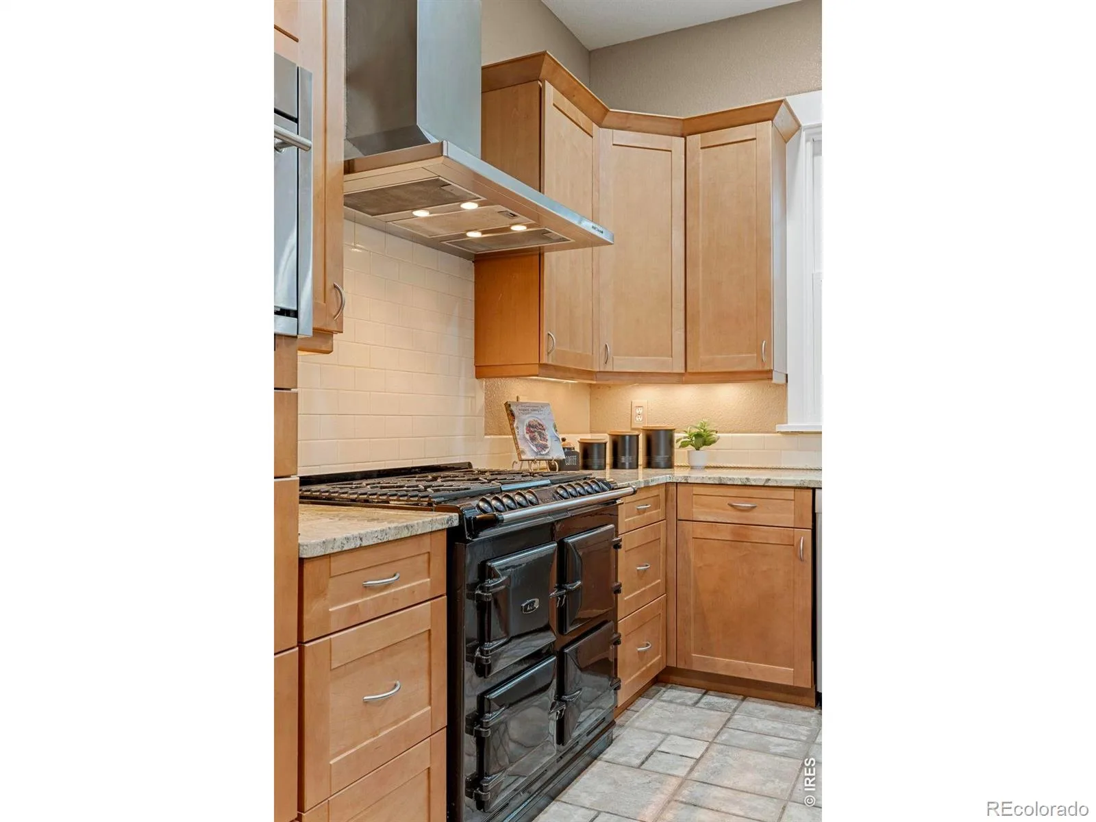818 Confidence Drive Longmont CO 80504 | MLS #RECIR1067297 08272026004616 1600 8