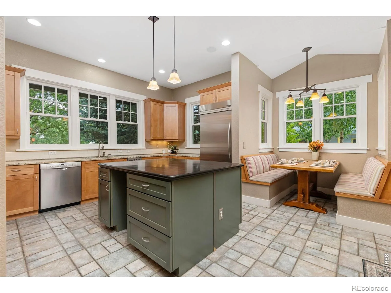818 Confidence Drive Longmont CO 80504 | MLS #RECIR1067297 08272026004616 1600 9