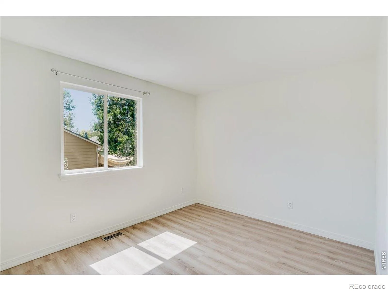 659 Nelson Park Lane Longmont CO 80503 | MLS #RECIR1067346 08282026003723 1600 25