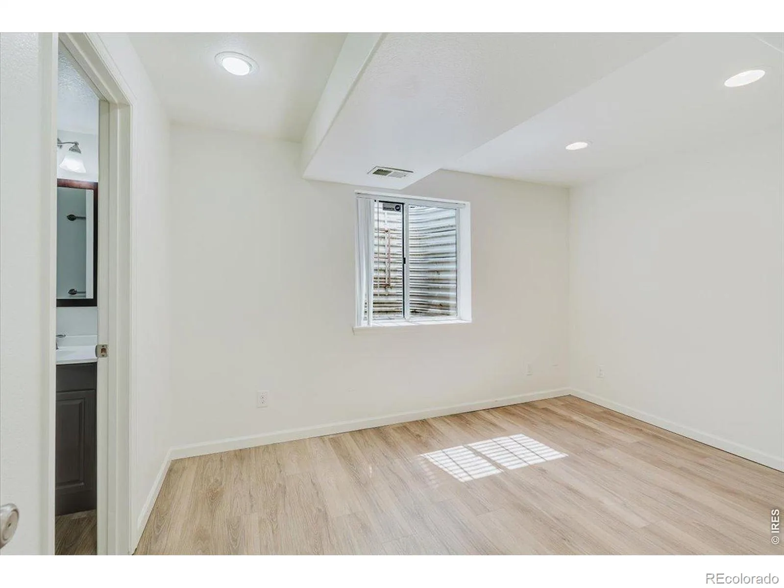 659 Nelson Park Lane Longmont CO 80503 | MLS #RECIR1067346 08282026003723 1600 35