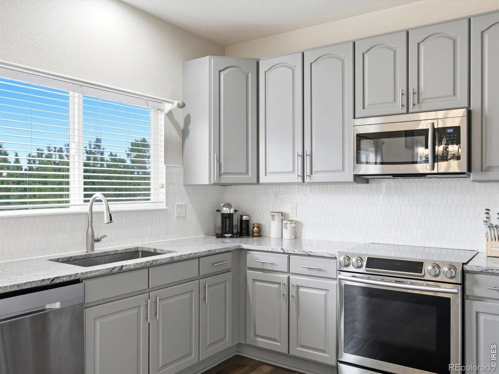 5911 Thistle Ridge Avenue Longmont CO 80504 | MLS #RECIR1067351 08282026155034 1600 10
