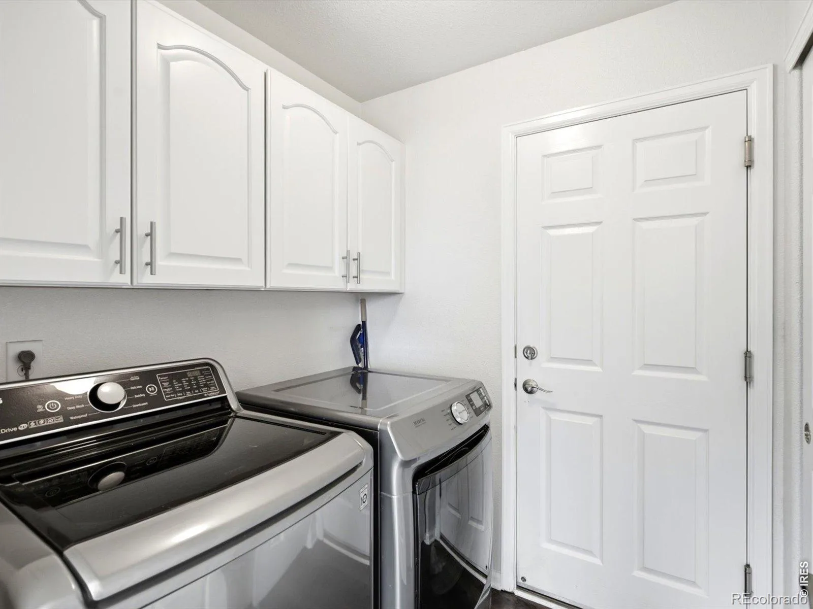 5911 Thistle Ridge Avenue Longmont CO 80504 | MLS #RECIR1067351 08282026155034 1600 28