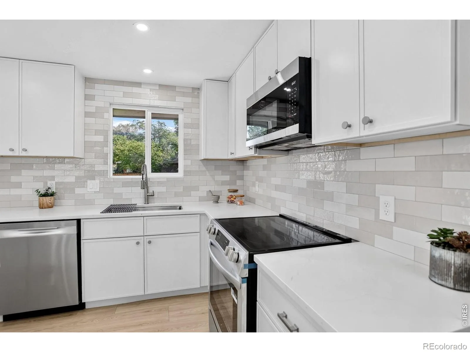 1708 Jewel Drive Longmont CO 80501 | MLS #RECIR1067407 08272026232620 1600 8
