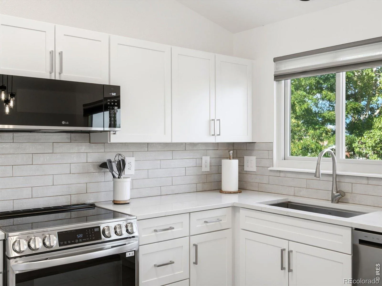 12326 Utica Street Broomfield CO 80020 | MLS #RECIR1067408 08292026005749 1600 9
