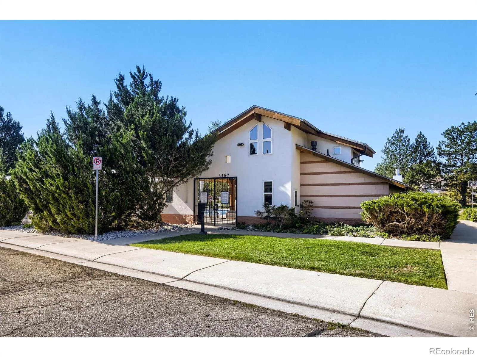 3451 Larkspur Drive Longmont CO 80503 | MLS #RECIR1067470 08282026185725 1600 28