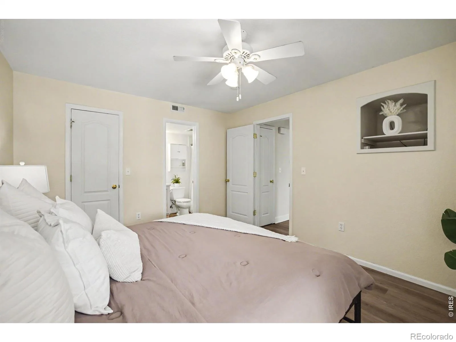 1629 S Deframe Street #B8 Lakewood CO 80228 | MLS #RECIR1067531 08292026145315 1600 19