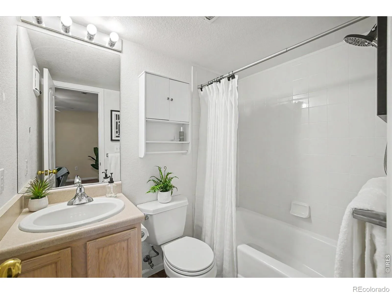 1629 S Deframe Street #B8 Lakewood CO 80228 | MLS #RECIR1067531 08292026145315 1600 24