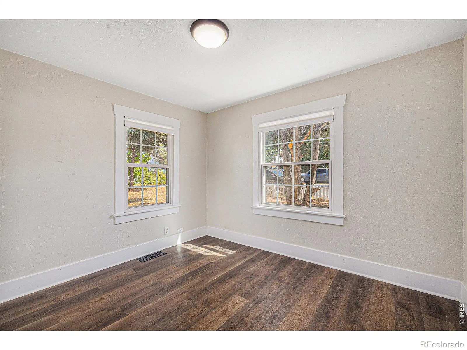 347 W Rafferty Gardens Avenue Littleton CO 80120 | MLS #RECIR1067536 08292026161734 1600 21