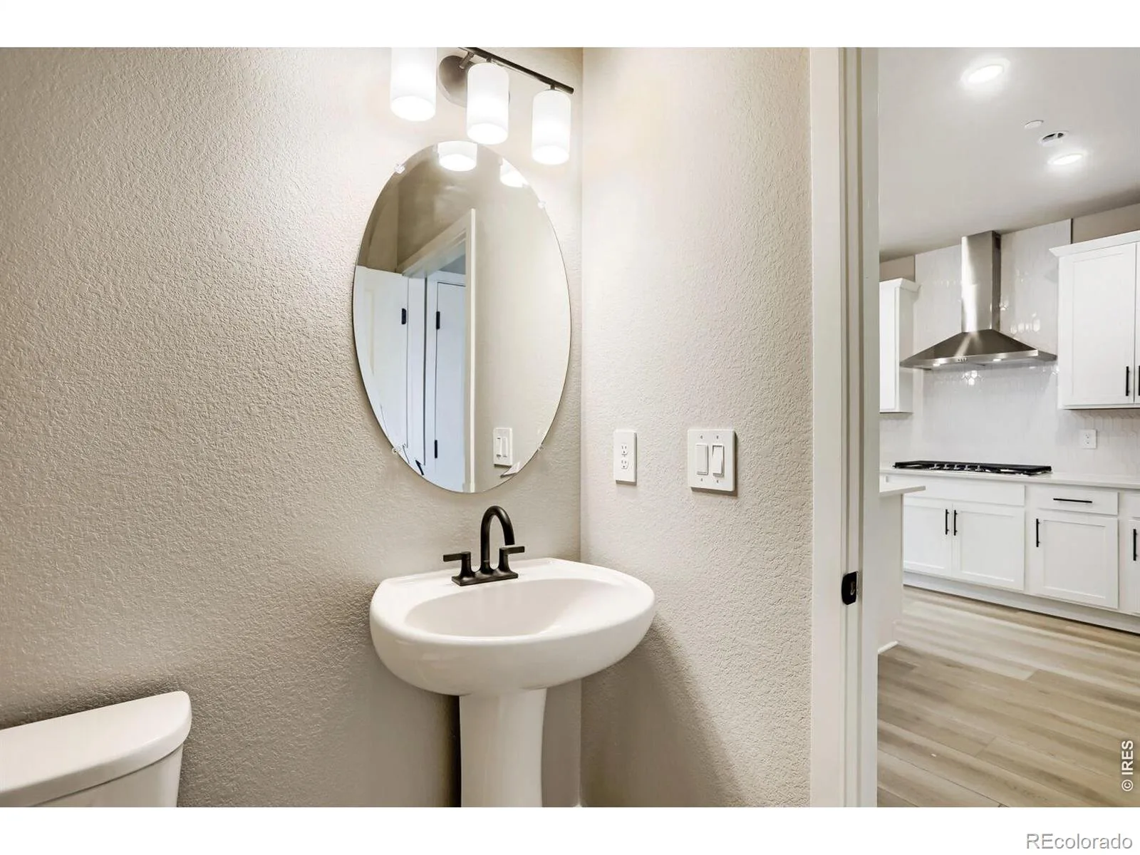 2841 Bear Springs Circle Longmont CO 80503 | MLS #RECIR1067573 08302026213539 1600 33