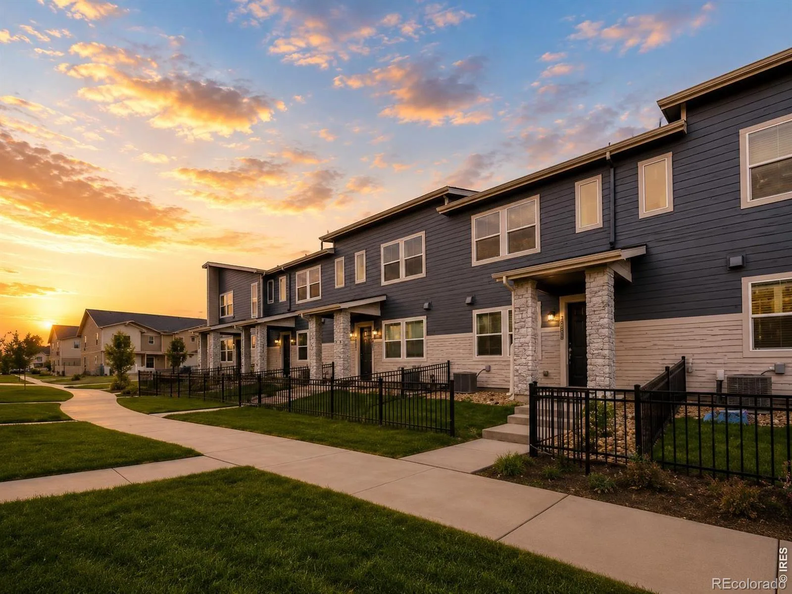 2835 Bear Springs Circle Longmont CO 80503 | MLS #RECIR1067574 08302026213534 1600 11