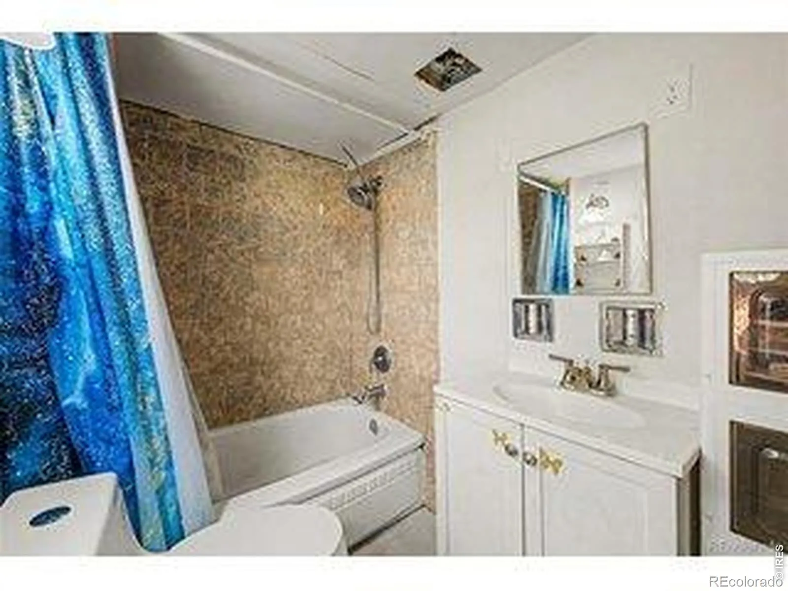 6420 E 63rd Place Commerce City CO 80022 | MLS #RECIR1067578 08302026235358 1600 16