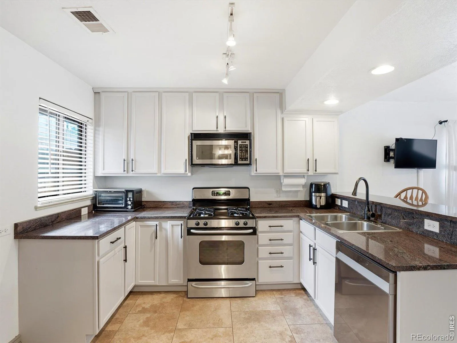 3321 Eliot Street Denver CO 80211 | MLS #RECIR1067597 08312026180850 1600 7